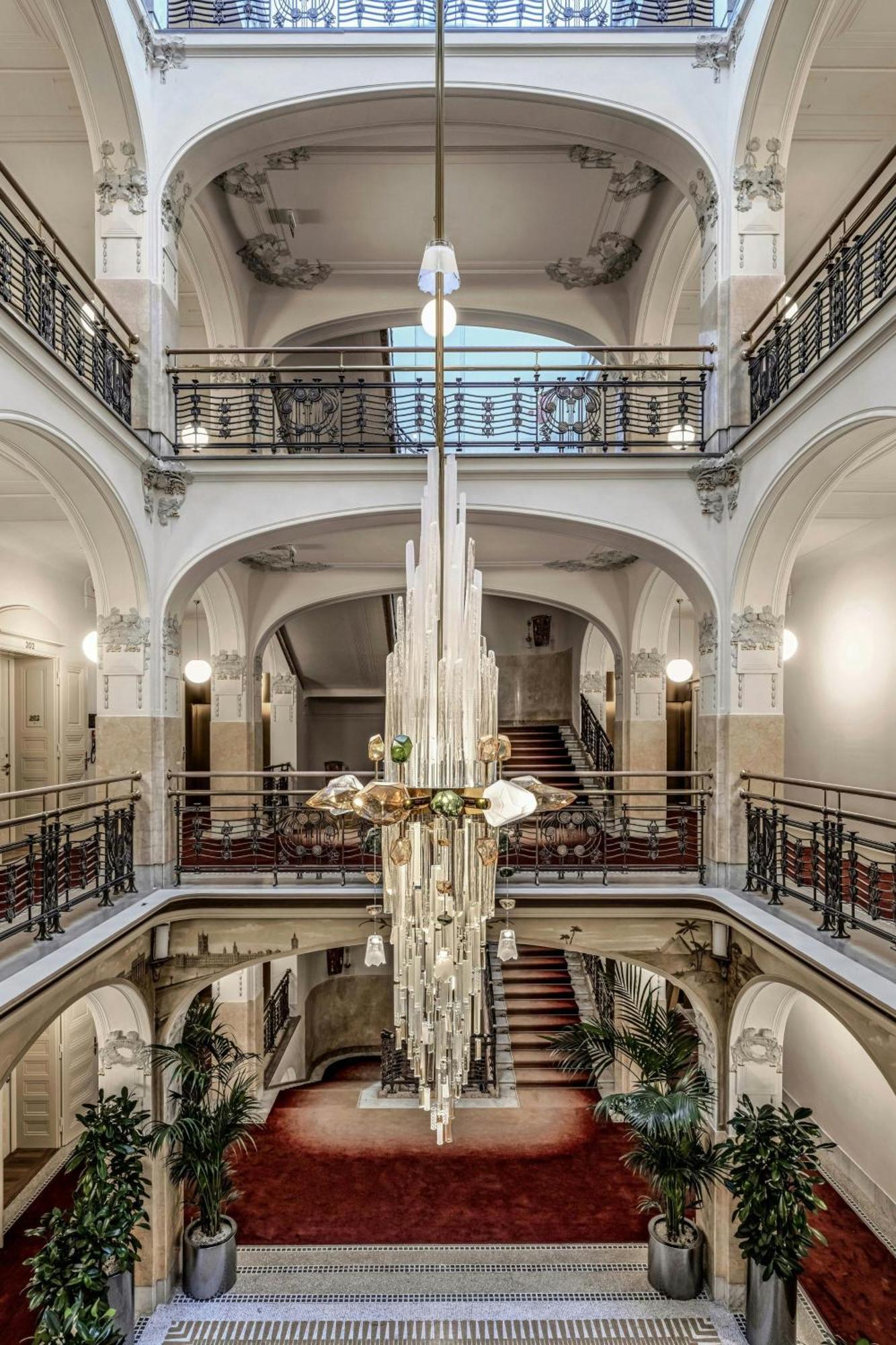 Otel W 5*