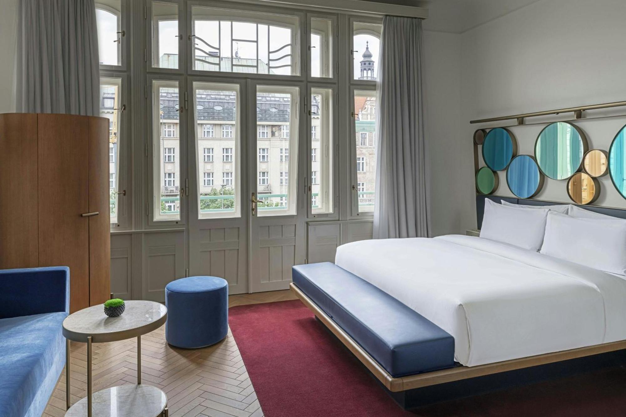 Otel W